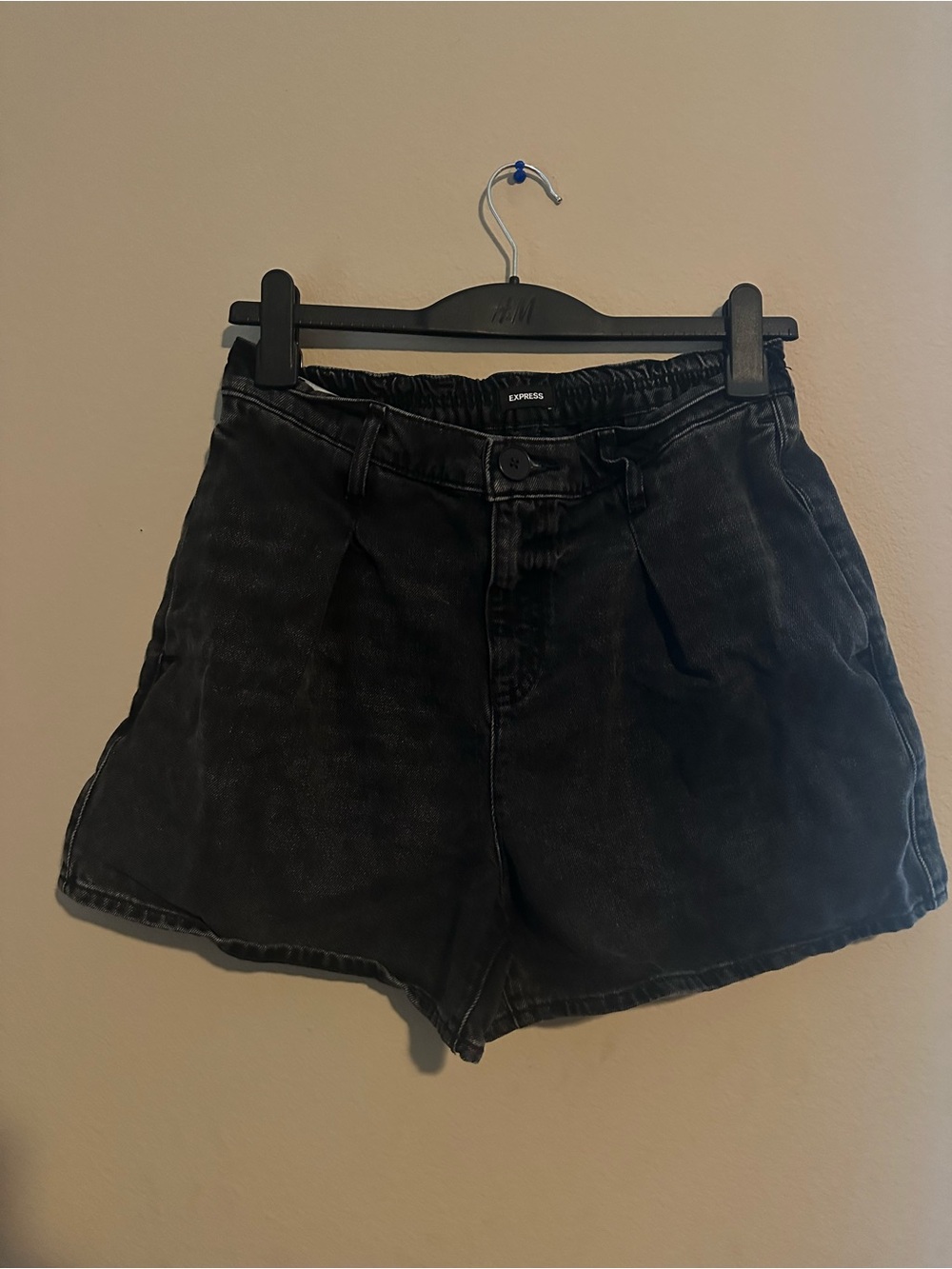 Express Washed Black High-Rise Pleated Women's Shorts